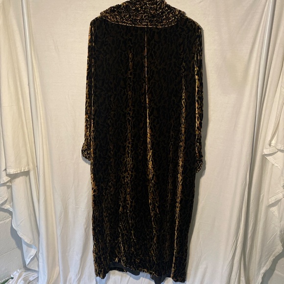 VINTAGE 1940’s Style Leopard Velvet Dressing Gown / Jacket - Picture 6 of 6